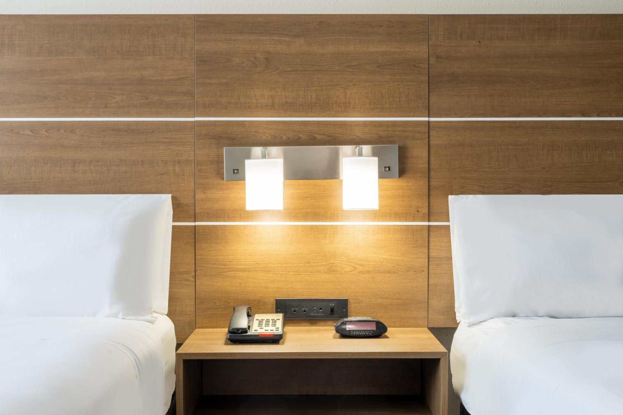 Standard Queen Room with Two Queen Beds and Mobility Accessible Roll-In Shower,1275569920:JPEG