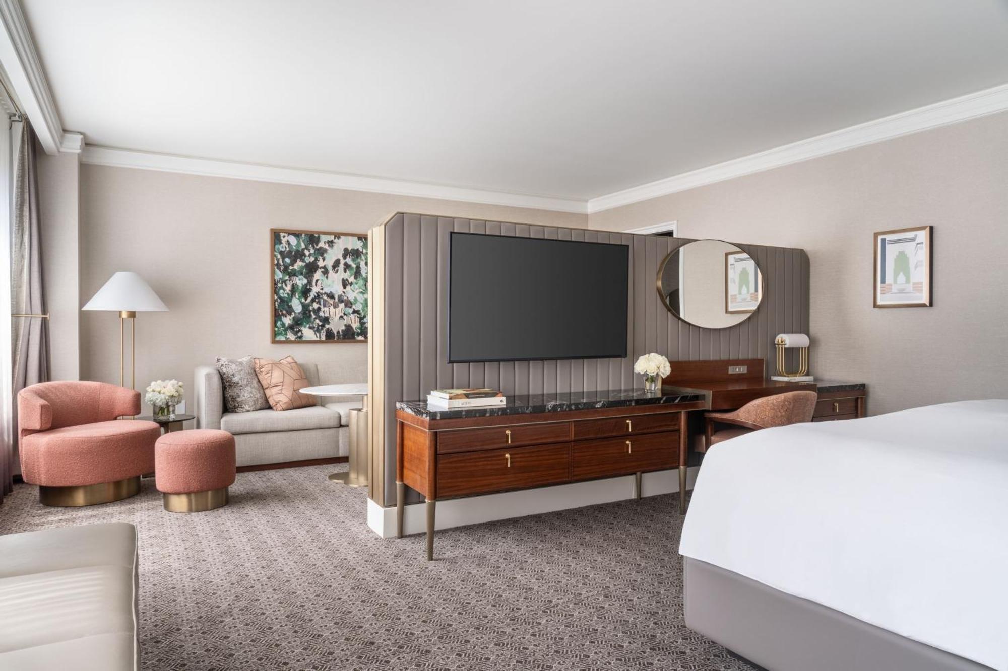 One-Bedroom King Suite Sofa Bed,1548361474:JPEG